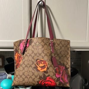 Mollie Tote In Signature Canvas With Jumbo Floral Print